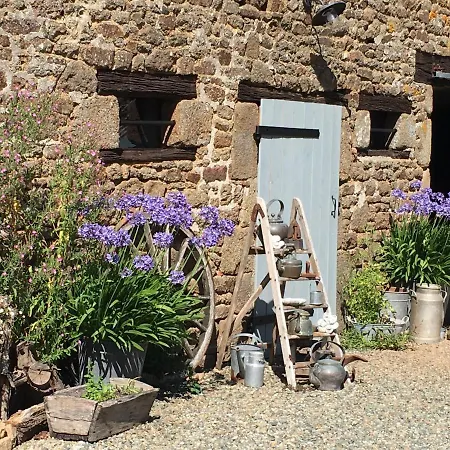La Grande Chapelle Bed & Breakfast Ambrieres Les Vallees